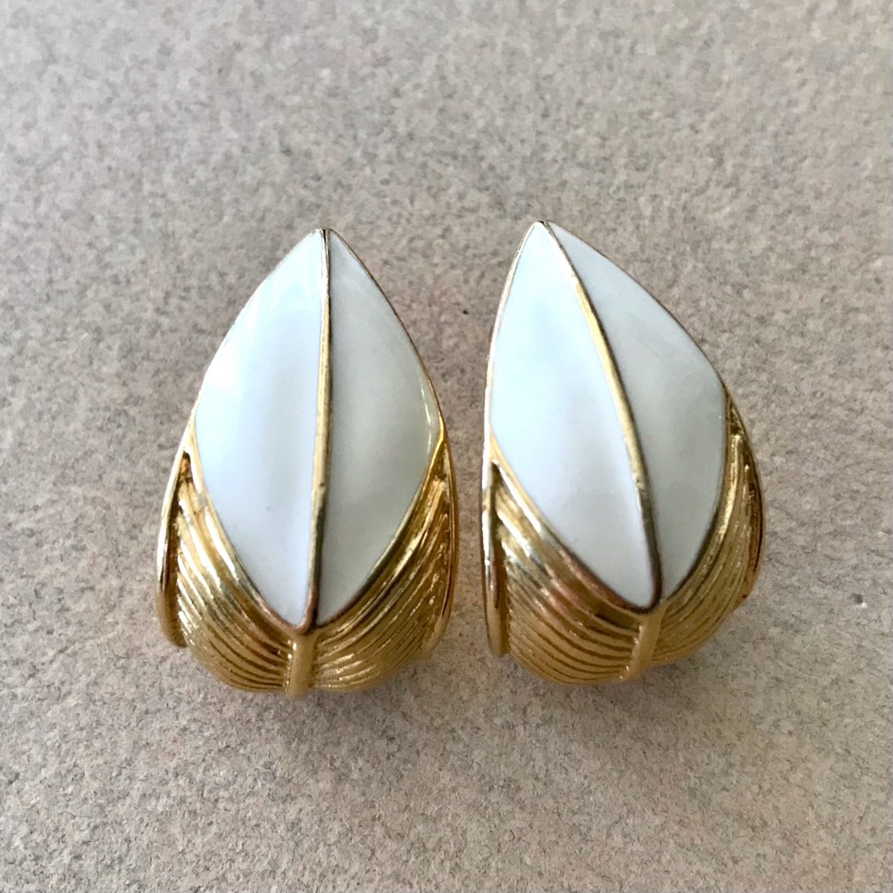 Vintage Trifari Clip Earrings